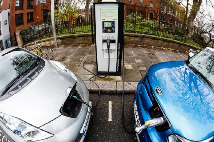Electric cars and cheap solar `could halt fossil fuel growth by 2020` 